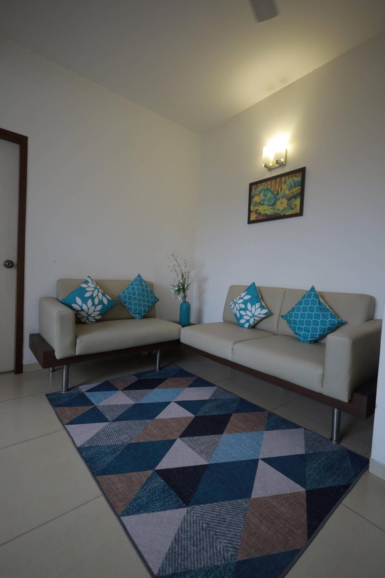 העיר בנגלור Ixora Suites מראה חיצוני תמונה