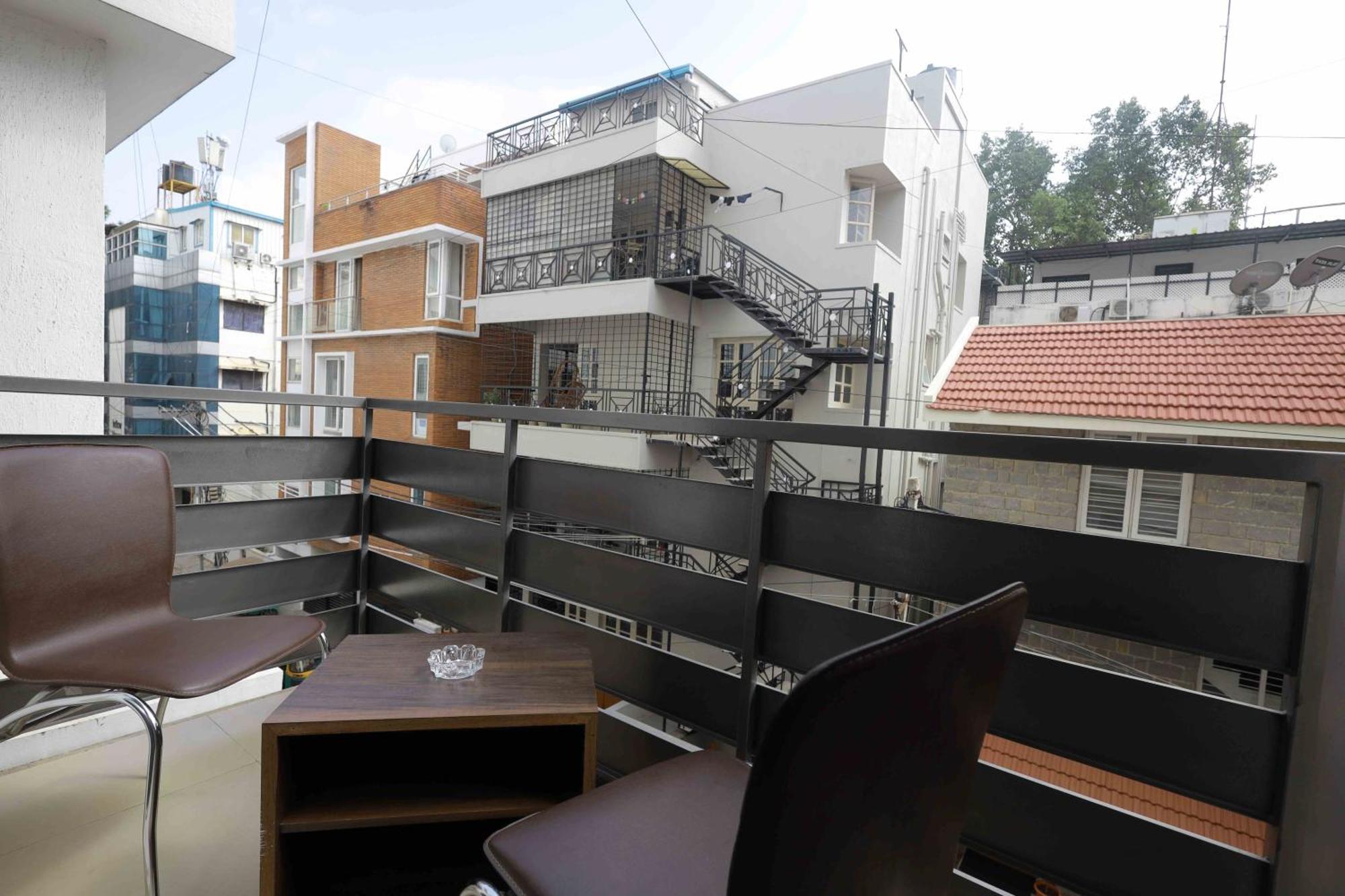 העיר בנגלור Ixora Suites מראה חיצוני תמונה