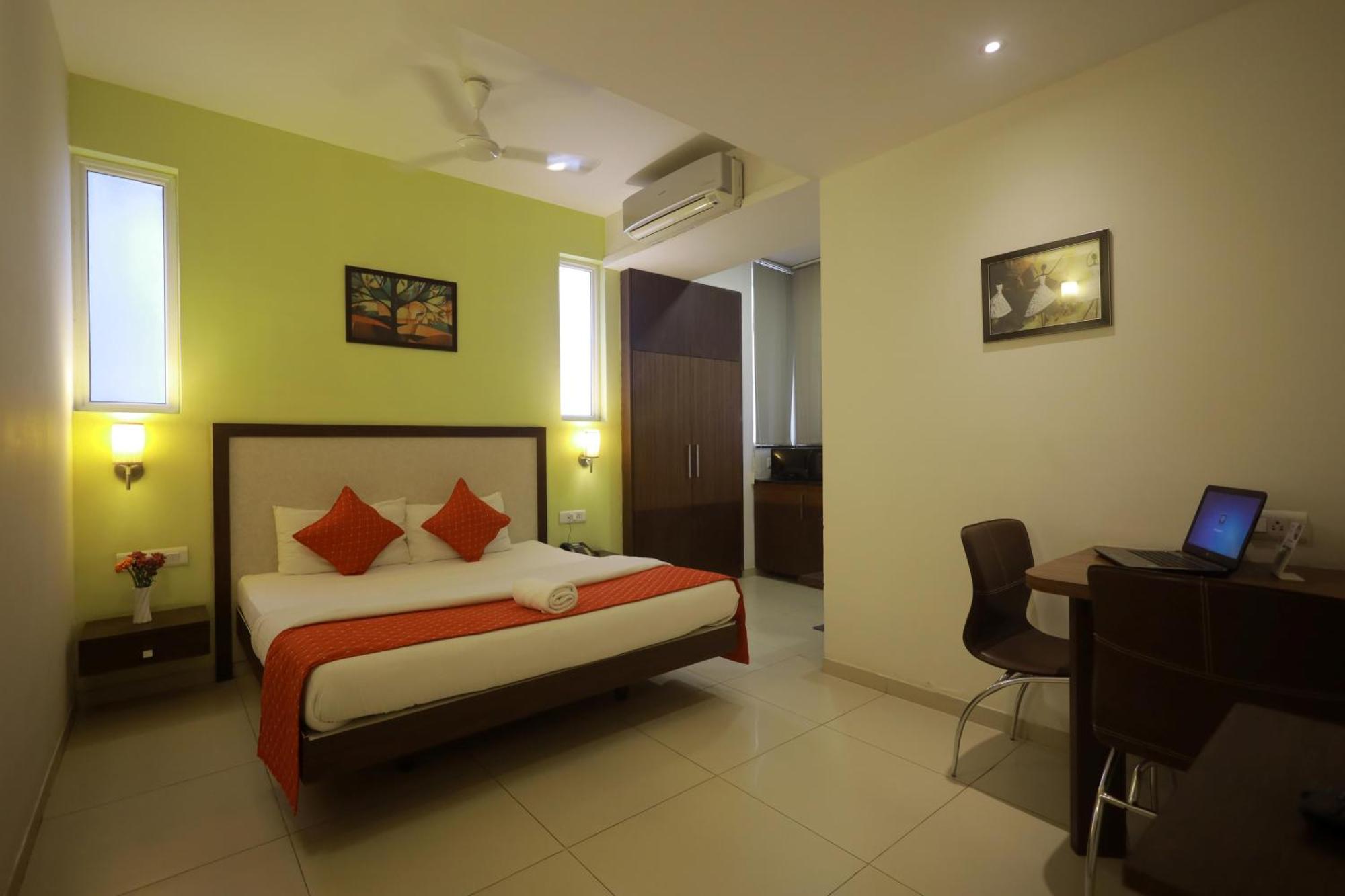 העיר בנגלור Ixora Suites מראה חיצוני תמונה