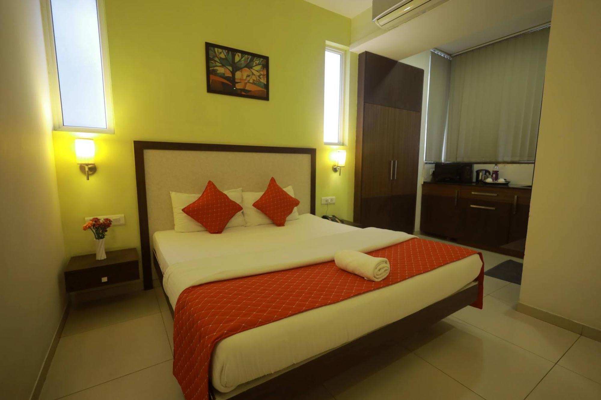 העיר בנגלור Ixora Suites מראה חיצוני תמונה