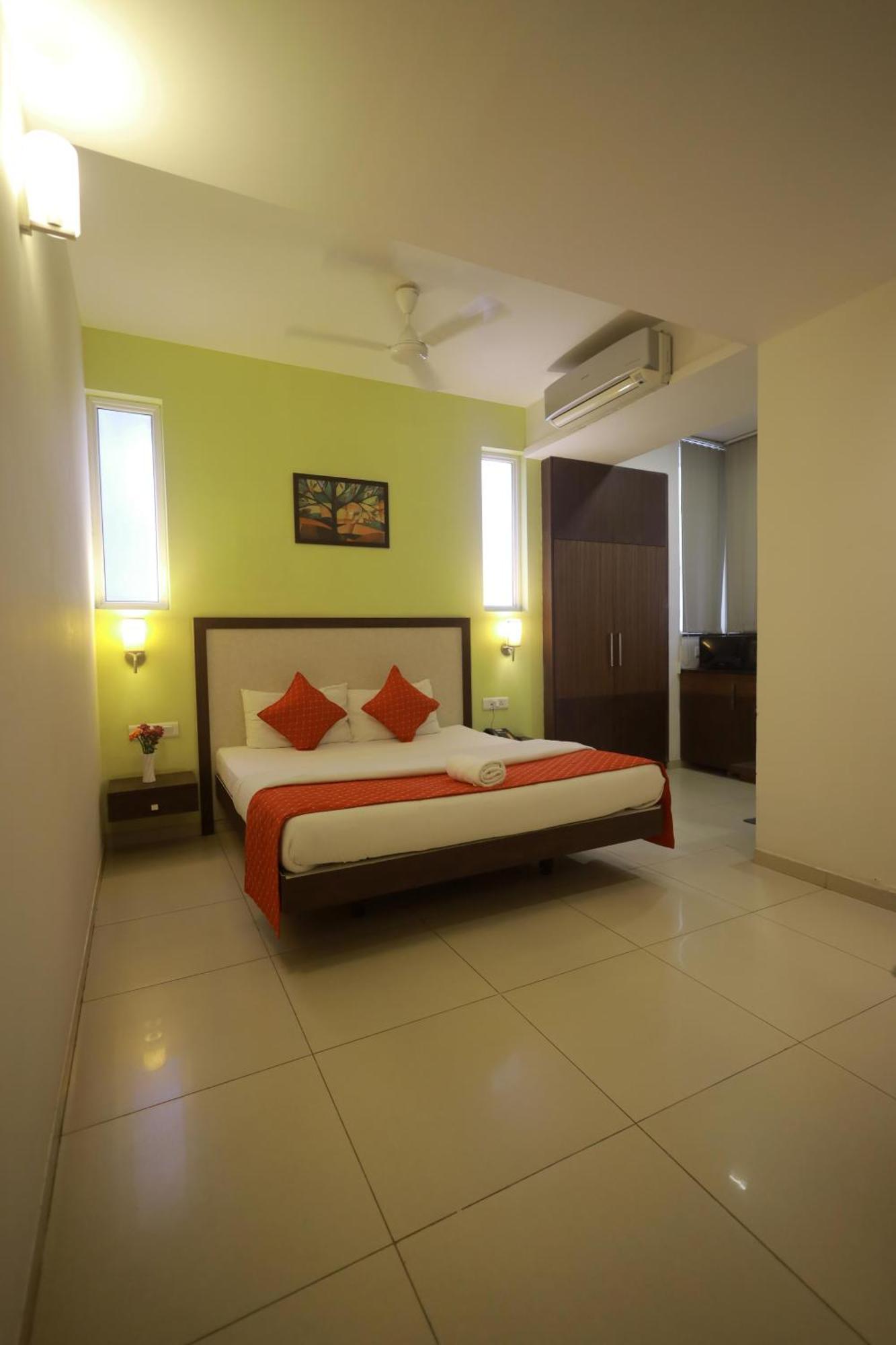 העיר בנגלור Ixora Suites מראה חיצוני תמונה