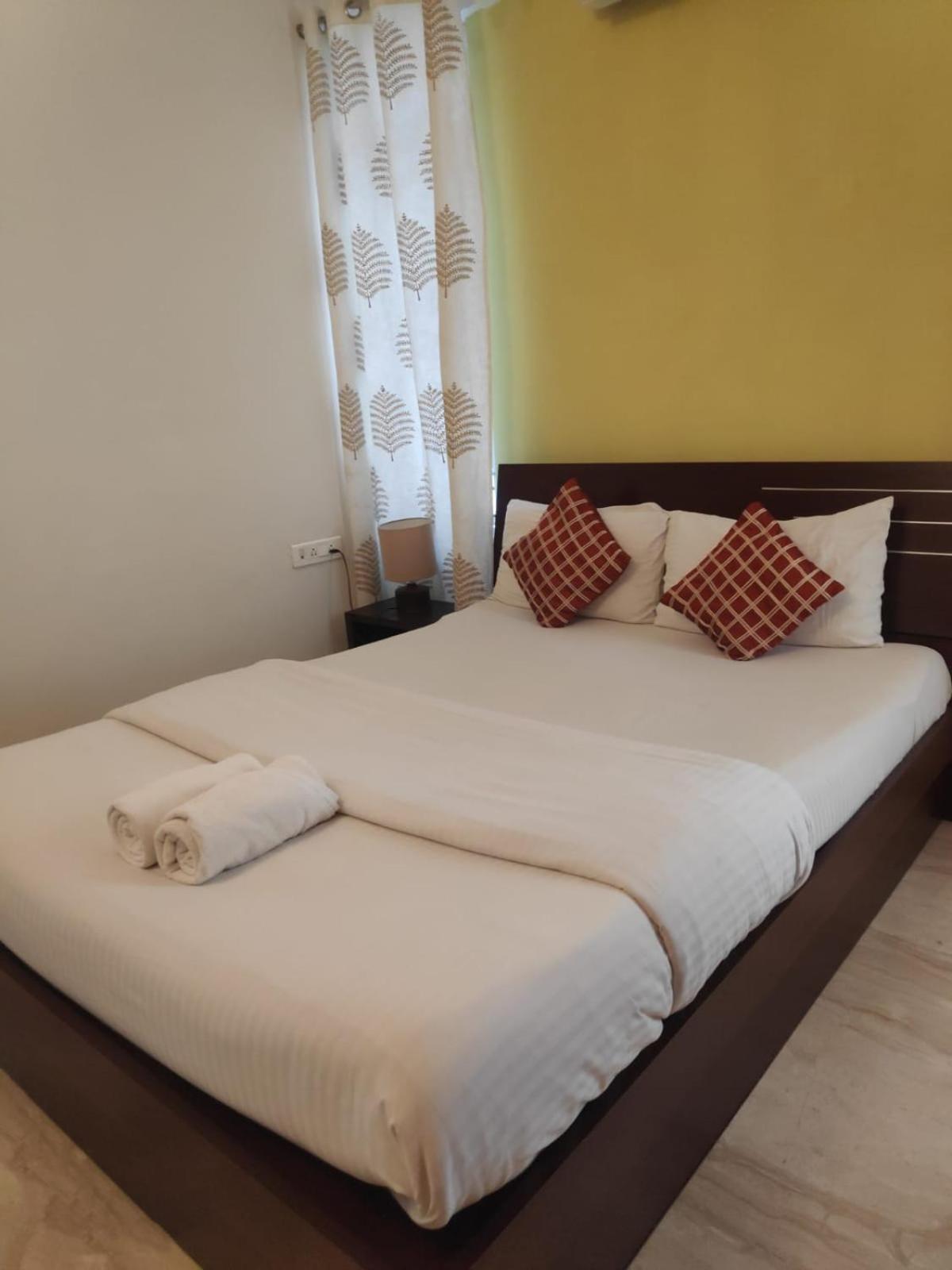העיר בנגלור Ixora Suites מראה חיצוני תמונה