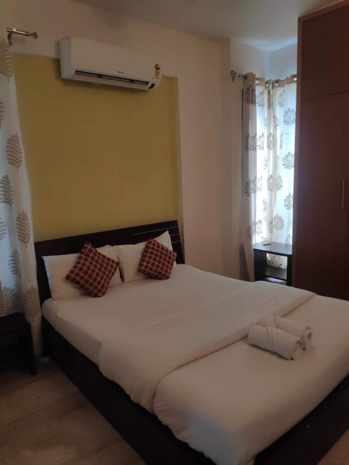 העיר בנגלור Ixora Suites מראה חיצוני תמונה