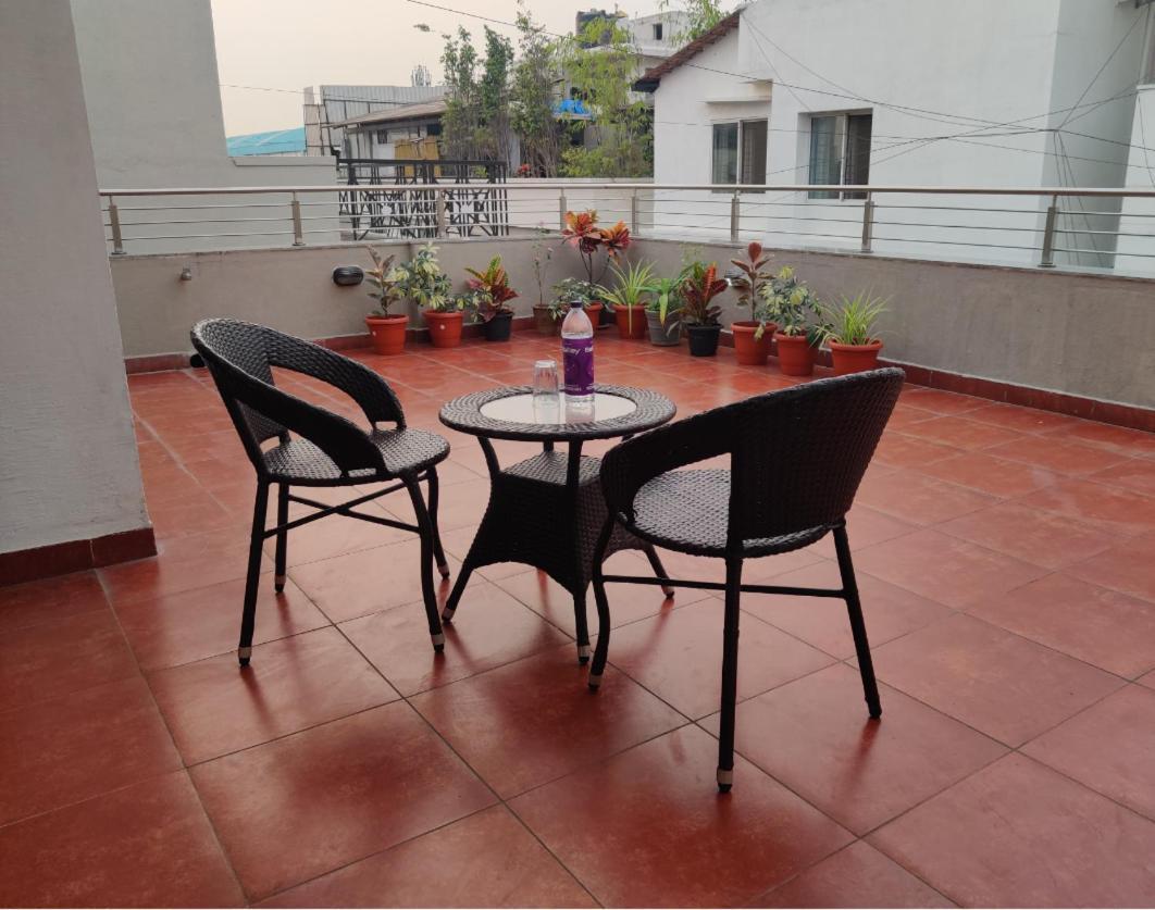העיר בנגלור Ixora Suites מראה חיצוני תמונה